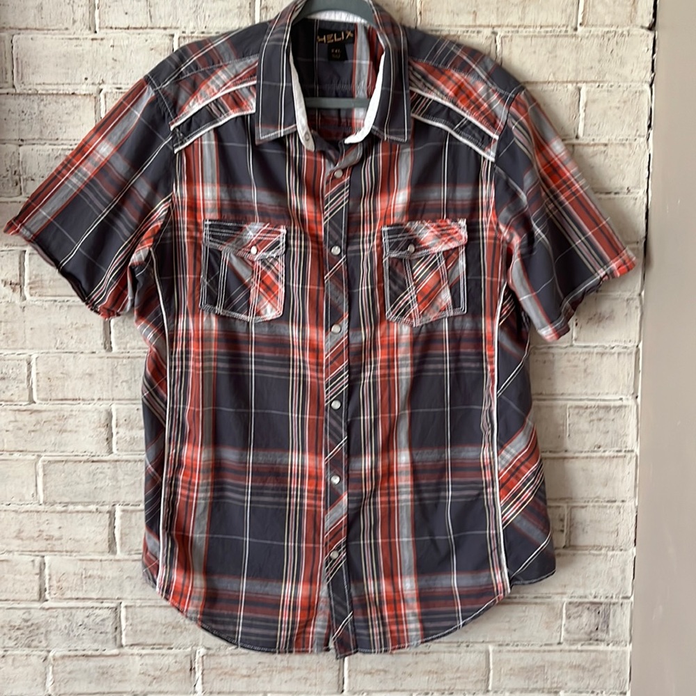 Helix men’s short sleeve button down. Orange/grey plaid. Size XXL